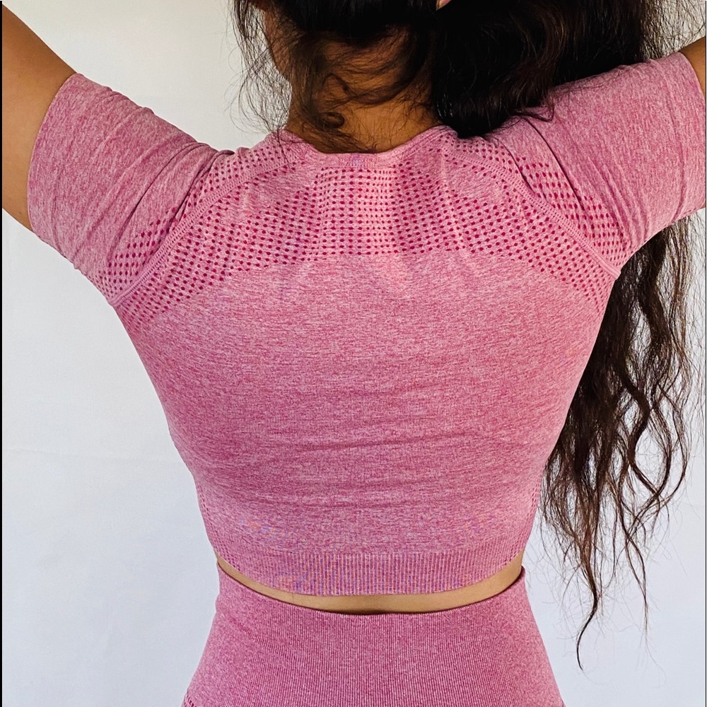 Workout Crop Top - Picture 3 of 6